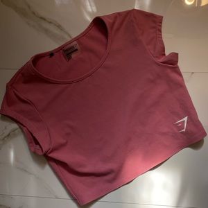 Gymshark- pink cropped top